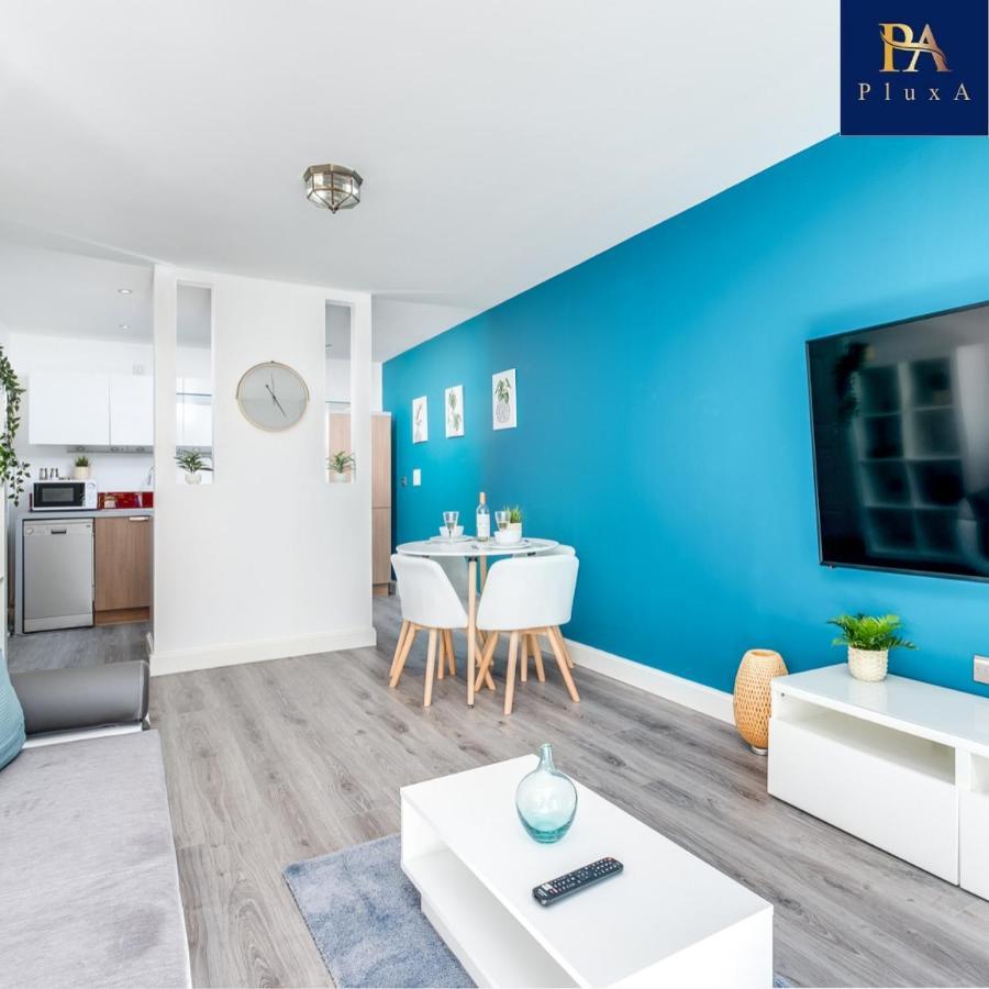 Pluxa Vivid Veranda Beautiful City Centre Apartment With Free Parking Birmingham Exterior photo
