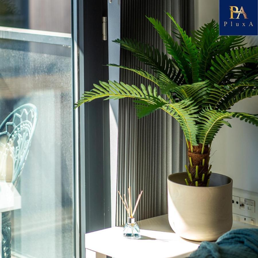 Pluxa Vivid Veranda Beautiful City Centre Apartment With Free Parking Birmingham Exterior photo